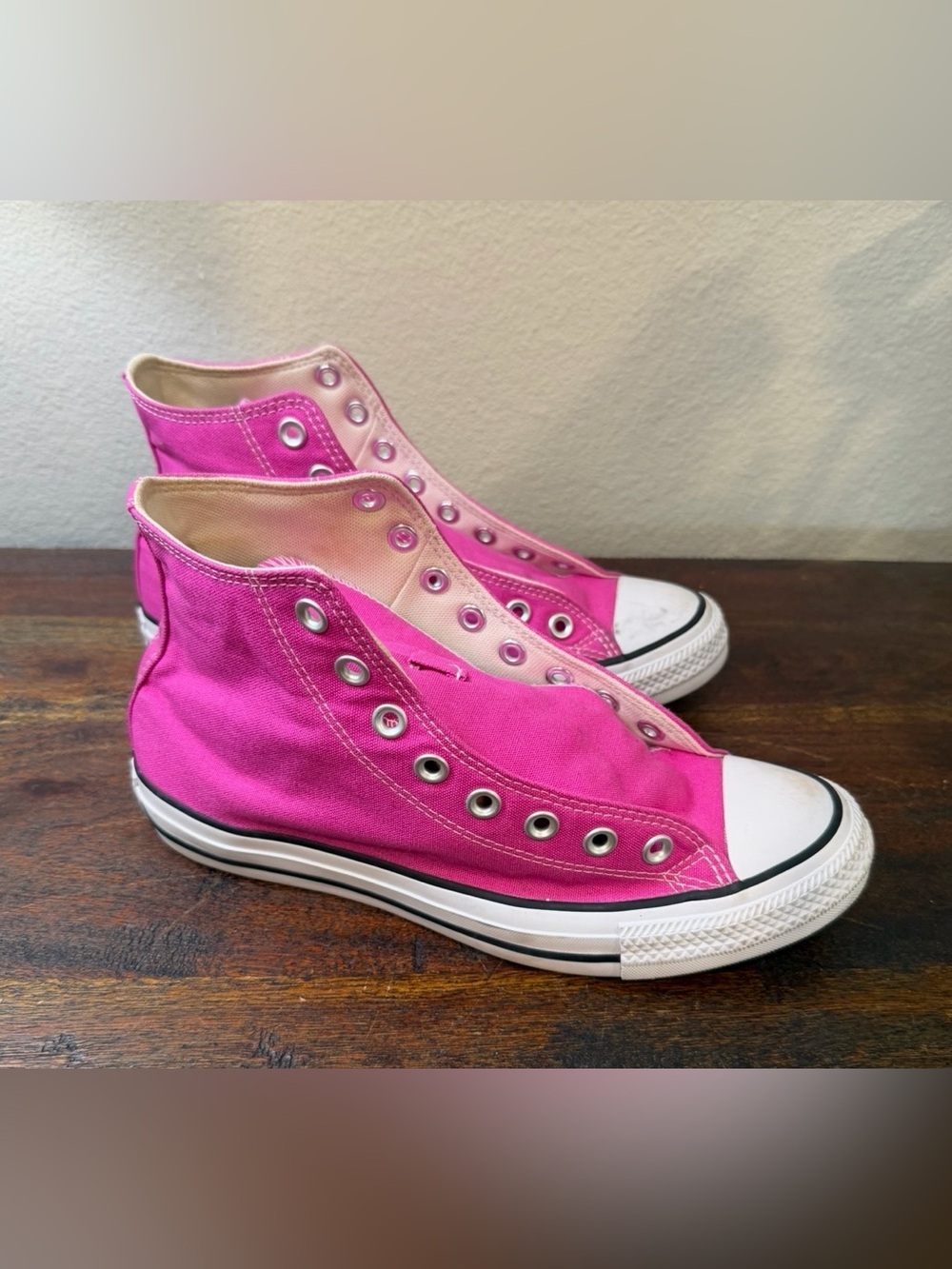 Converse all Star High Top Sneakers in Hot Pink and White Womens size 9.5
